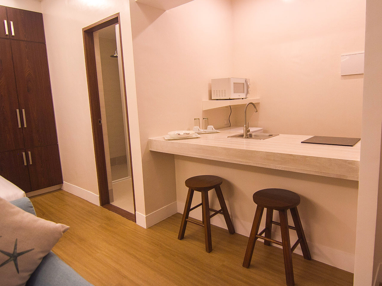 The Reef Hotel & Residences (Subic Bay, SBFZ, Olongapo City)