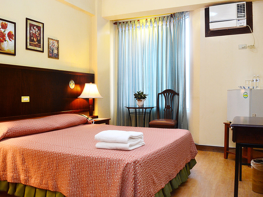 Subic Park Hotel & Restaurant (Subic Bay, SBFZ, Olongapo City)